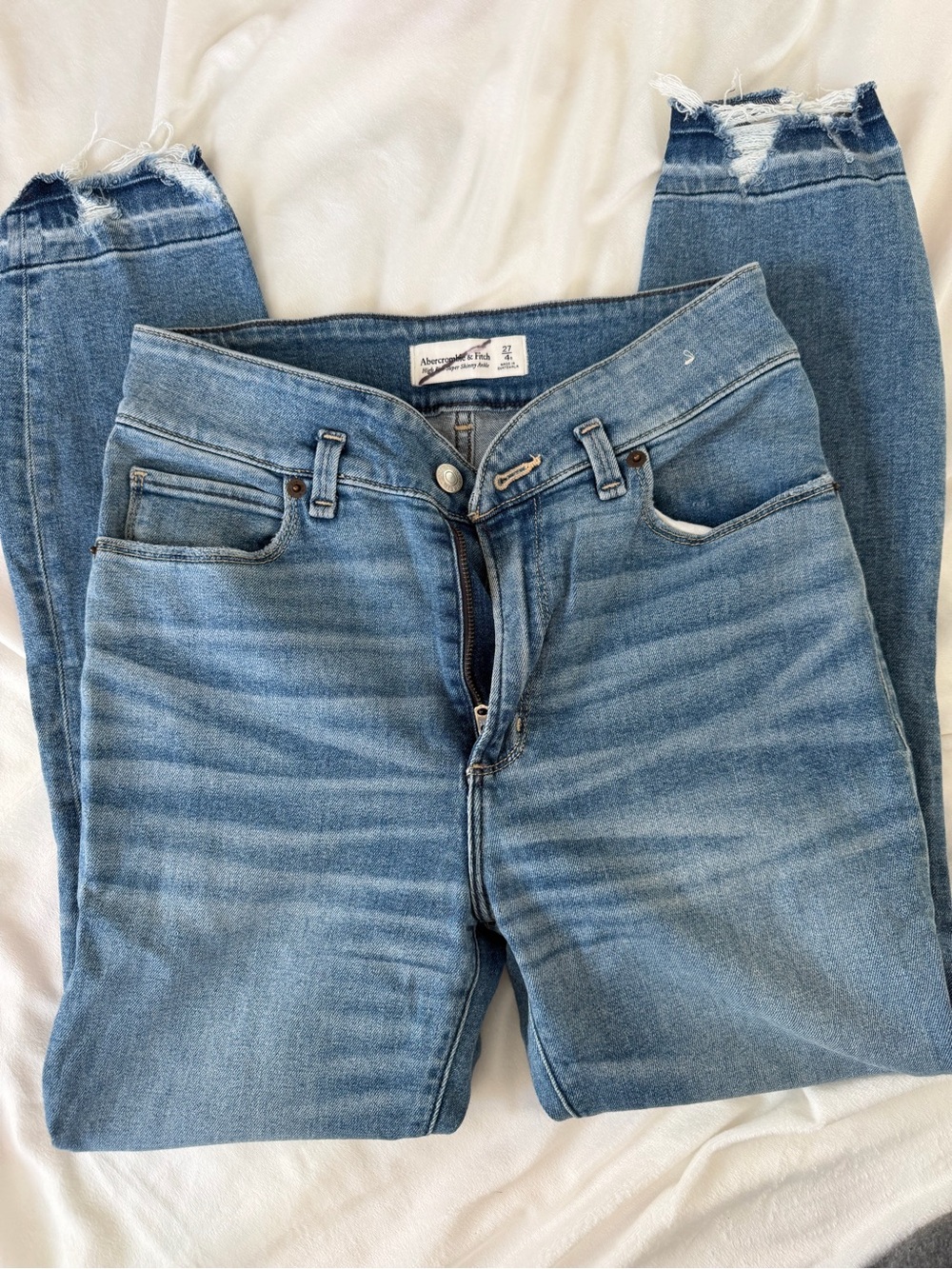 Abercrombie & Fitch Women's Medium Blue Distressed Ankle Jeans